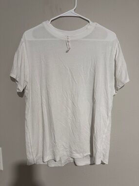 lululemon athletica Men's White Crewneck Short Sleeve Tee